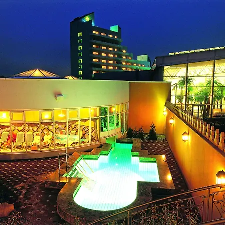 Wyndham Hansedom Hotel
