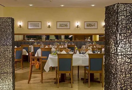 Wyndham Hansedom 3* Stralsund