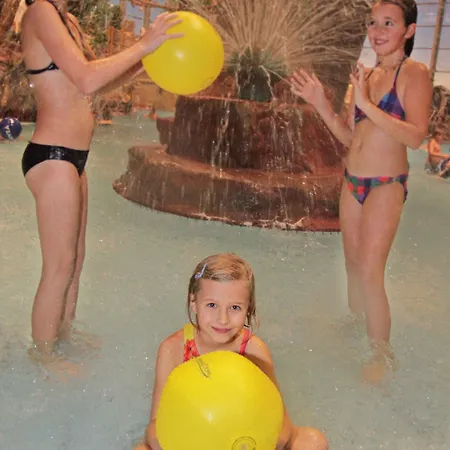 Wyndham Hansedom Отель