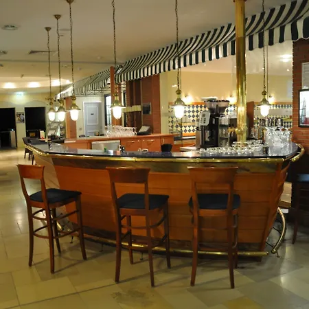 Wyndham Hansedom Отель Штральзунд
