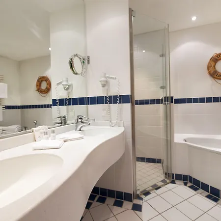 Wyndham Hansedom 3* Stralsund