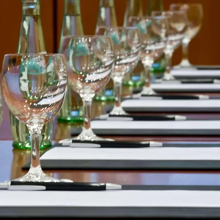 Отель Wyndham Hansedom