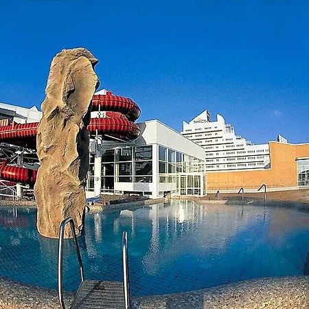 Hotel Wyndham Hansedom 3*
