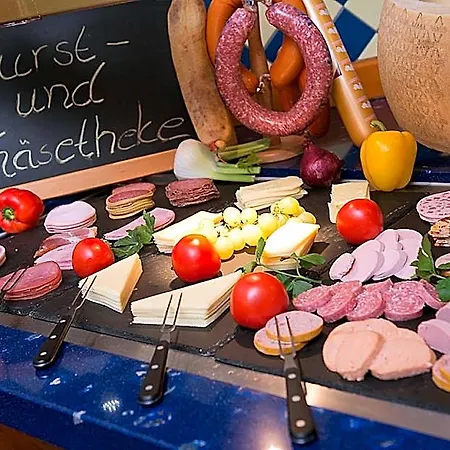 Hotel Wyndham Hansedom 3*