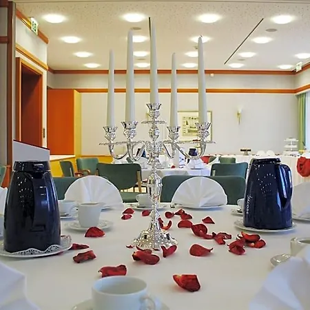 Hotel Wyndham Hansedom Stralsund